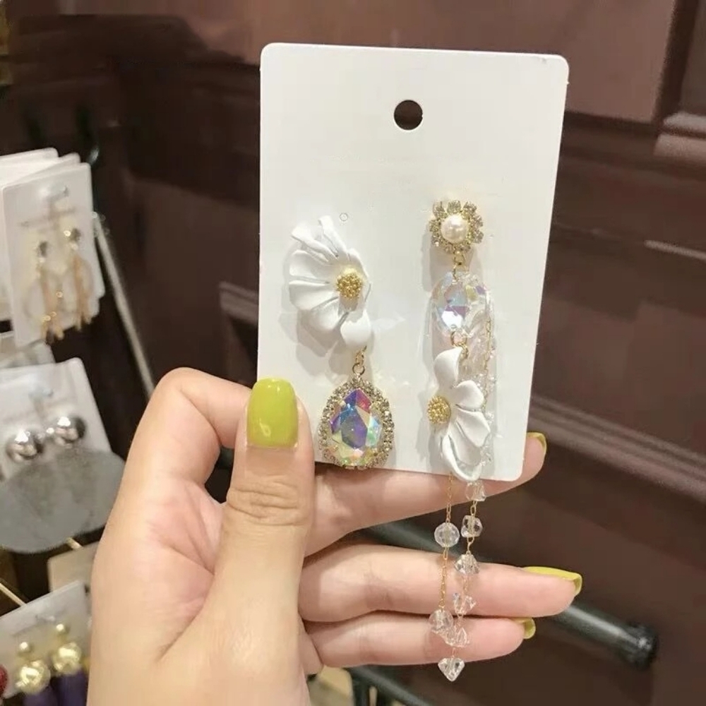 New Style Metal White Flower Asymmetric Long Drop